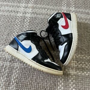 Nike Air Jordan 1 retro mid (GS) multi color size 6 youth